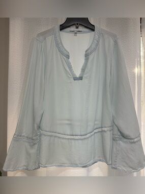 Fourteenth Place Chambray Boho Blouse Light Blue Bell Sleeve Sz Large (L)